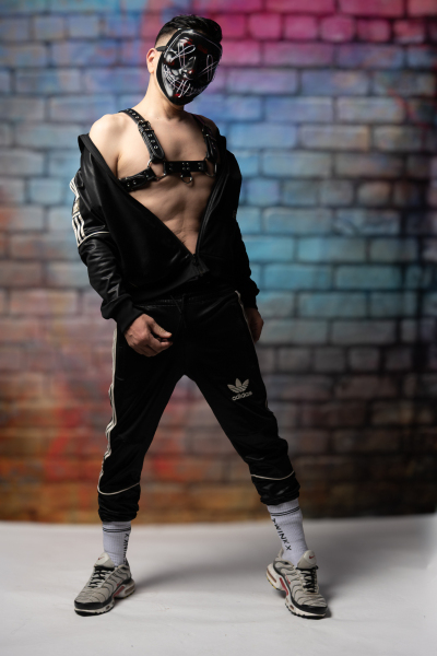 Bastian Malone bei einem Fotoshooting und verschiedenen Collabs mit anderen Creators bei einem Creatortreffen von Collabfinder.org in Frankfurt.