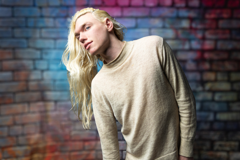 Twink BlondeGayJakob bei einem Aktshooting und verschiedenen Collabs mit anderen Creators bei einem Creatortreffen von Collabfinder.org in Frankfurt.