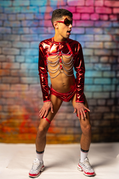 Twink footpath_of_alex als GoGoBoy im Partyoutfit von Triniful bei einem Creatortreffen von Collabfinder.org in Frankfurt.