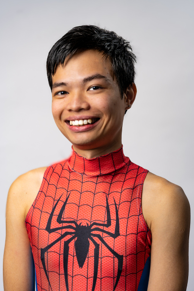 Der Gay Content Creator Twinko Quanito bei einem Fotoshooting und verschiedenen Collabs mit anderen Creators bei einem Creatortreffen von Collabfinder.org in Frankfurt.