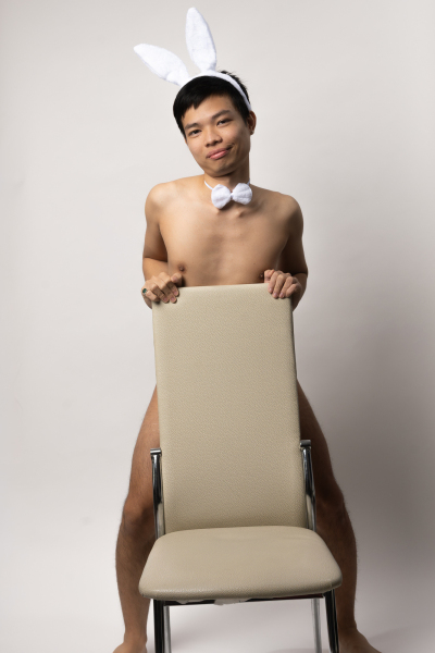 Der Gay Content Creator Twinko Quanito bei einem Fotoshooting als Bunny und verschiedenen Collabs mit anderen Creators bei einem Creatortreffen von Collabfinder.org in Frankfurt.